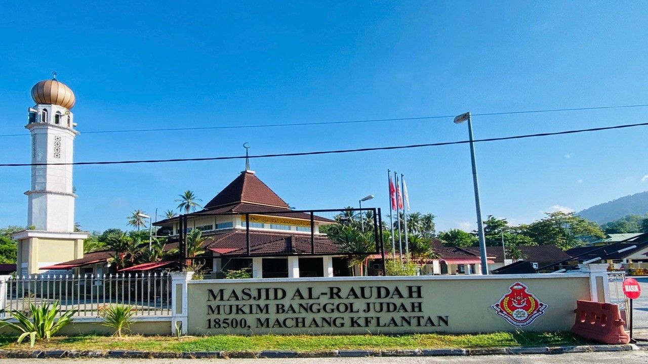 /index.php/component/ajax/?p=image&src=%7B%22file%22%3A%22images%2FPelancongan%2FTempat_Menarik%2FTempat_Ibadat%2FSlide9.jpg%22%2C%22thumbnail%22%3A%22%2C%2C%22%7D&hash=ed850adb